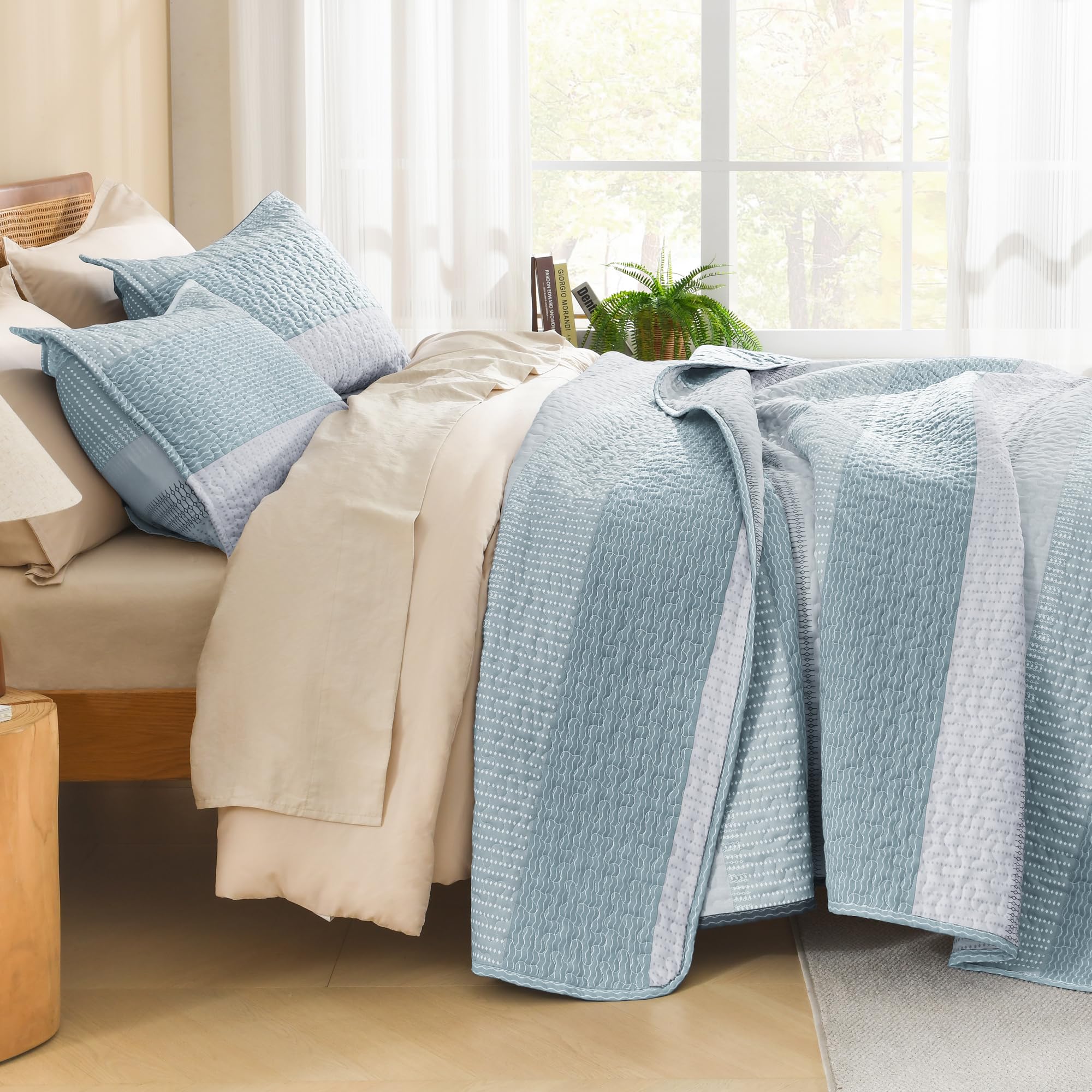 Amazon.com: Litanika Quilt King Size Spa Blue, Stripe Patchwork